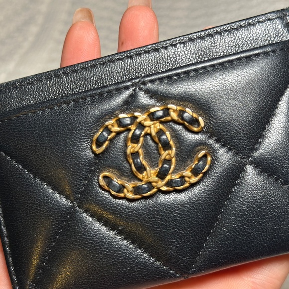 Chanel 19 Lambskin Quilted Card Holder Black - Picture 2 of 6